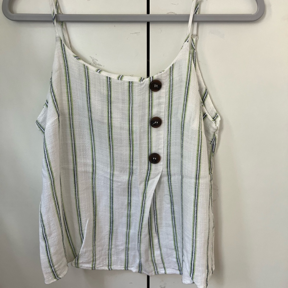 Cute but classy tank top with buttons
